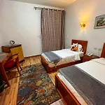 Hyde Park House Hotel